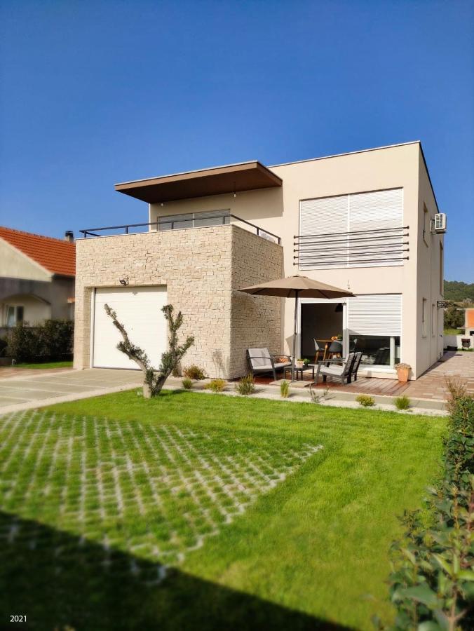 Apartments Sime Бибинє Екстер'єр фото
