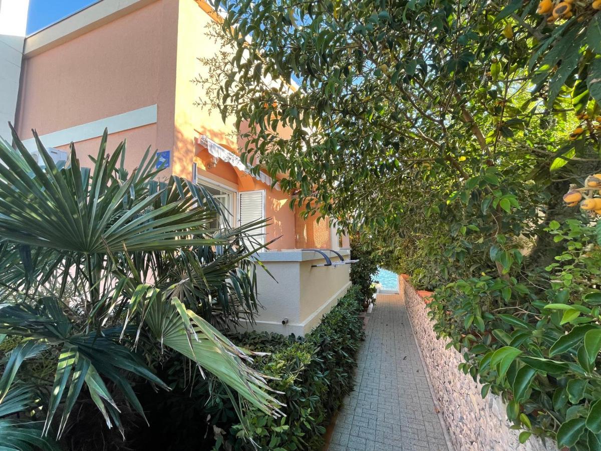 Apartments Sime Бибинє Екстер'єр фото