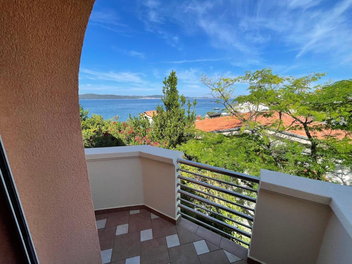 Apartments Sime Бибинє Екстер'єр фото