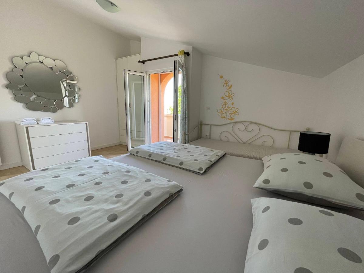Apartments Sime Бибинє Екстер'єр фото