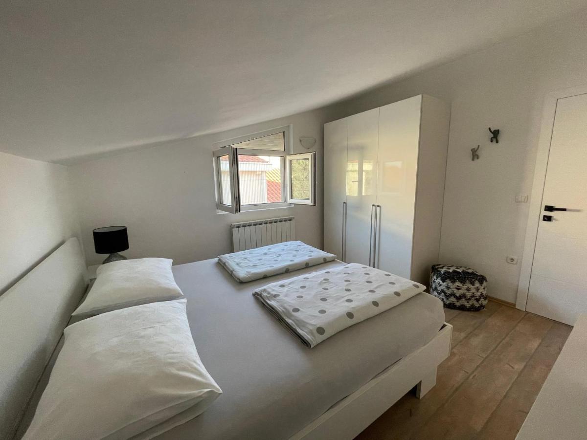 Apartments Sime Бибинє Екстер'єр фото