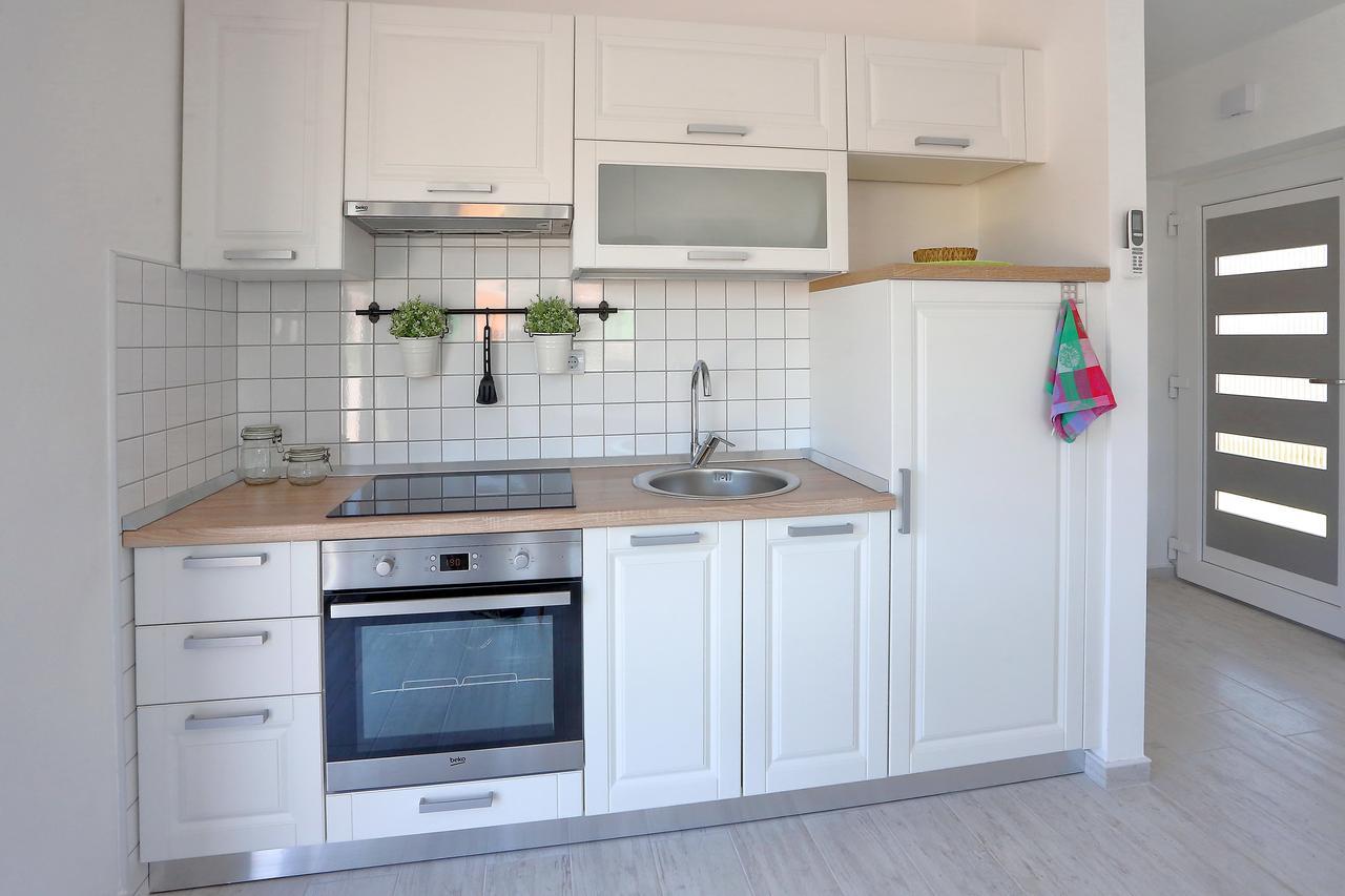 Apartments Sime Бибинє Екстер'єр фото